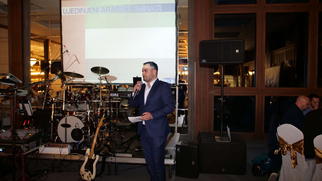 Miloš Belušević, product menadžer za destinaciju Ujedinjeni Arapski Emirati otvorio je gala veče i predstavio je hotele u ponudi "Big Blua"